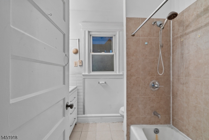 285 Amherst St Property Photo 8