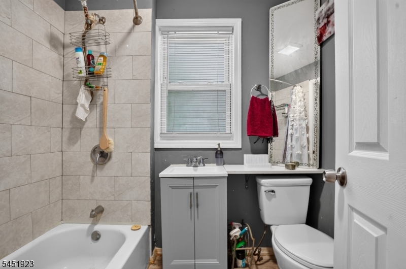 502 Burnside St Property Photo 13