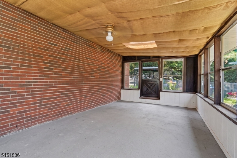 87 Berkshire Ave Property Photo 25