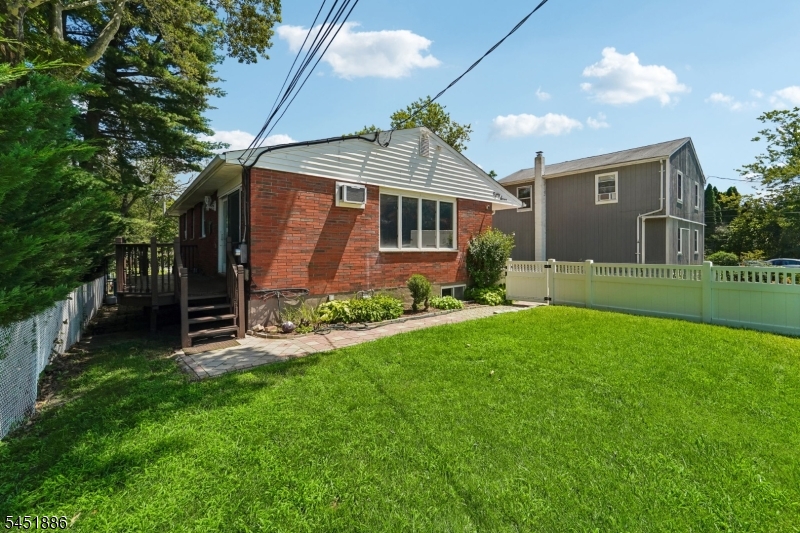 87 Berkshire Ave Property Photo 31