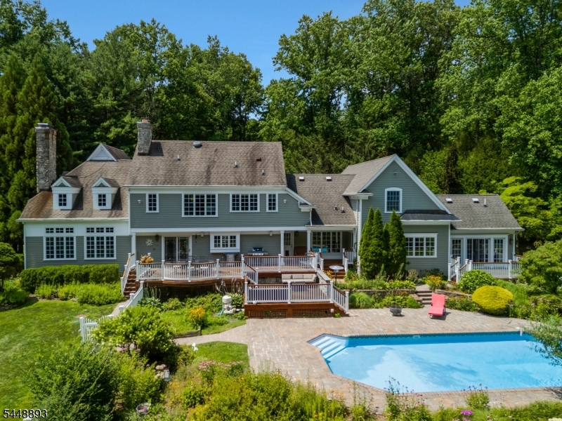 246 Beacon Hill Rd Property Photo 3
