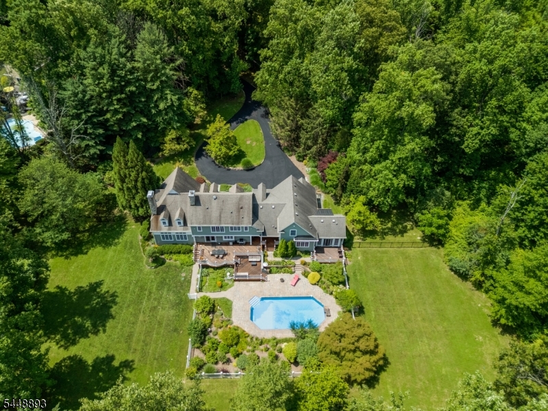 246 Beacon Hill Rd Property Photo 4