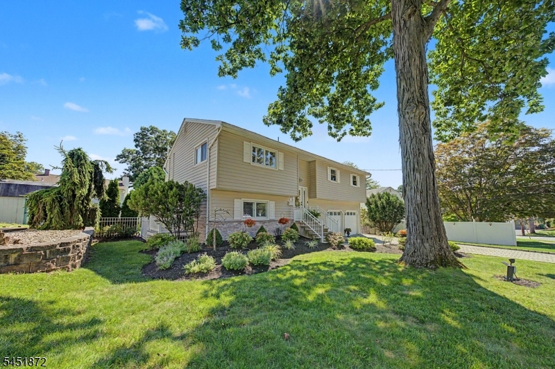 3 Rose Ct Property Photo 2