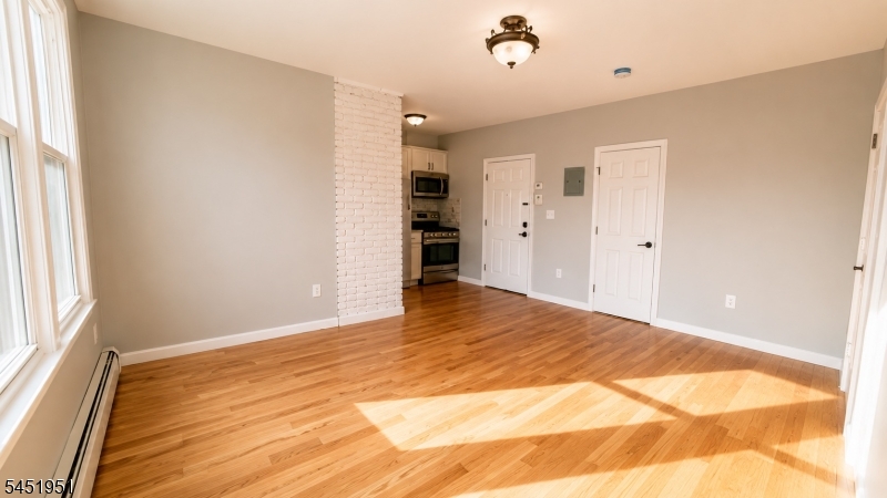305 Cator Ave Property Photo 7