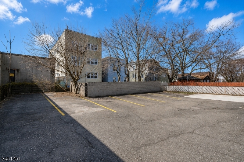 305 Cator Ave Property Photo 19