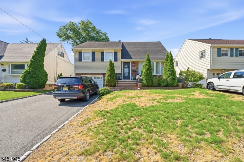 230 Watchung Ave Property Photo 1