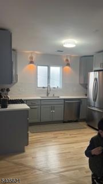 111 Pennington St Property Photo 5