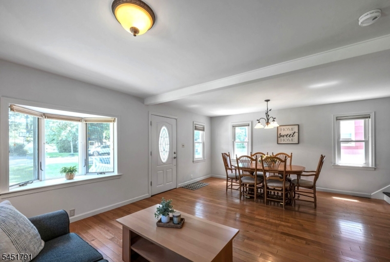 19 Edgewood Rd Property Photo 2