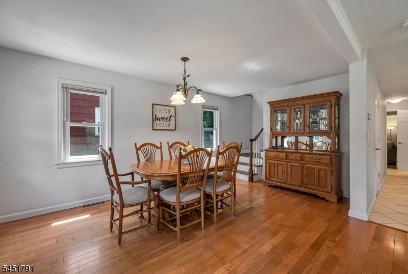 19 Edgewood Rd Property Photo 4