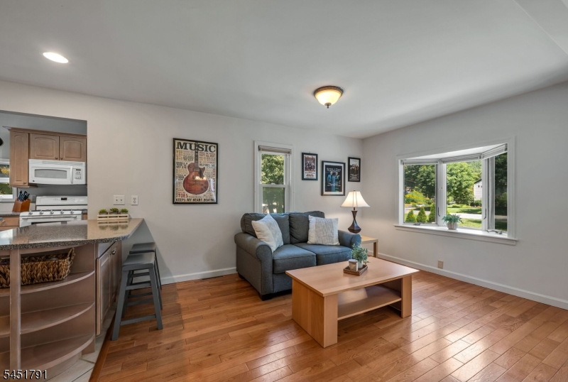 19 Edgewood Rd Property Photo 6