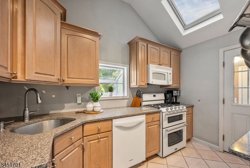 19 Edgewood Rd Property Photo 12