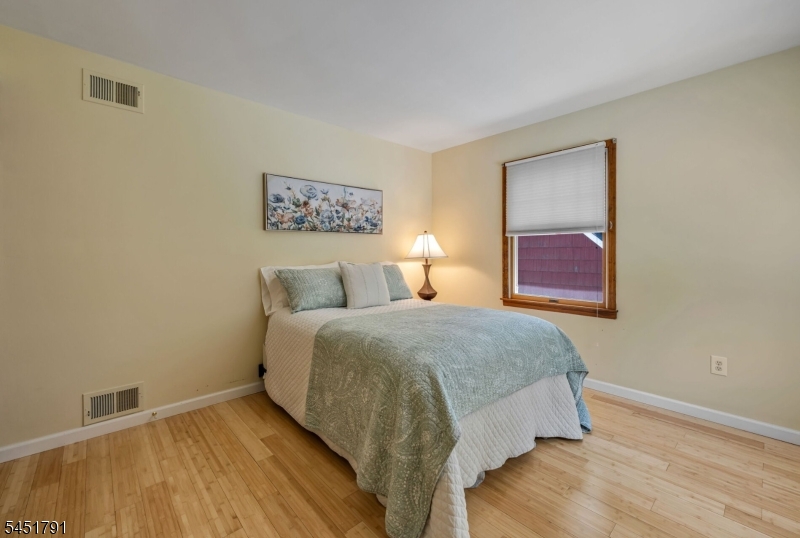 19 Edgewood Rd Property Photo 23