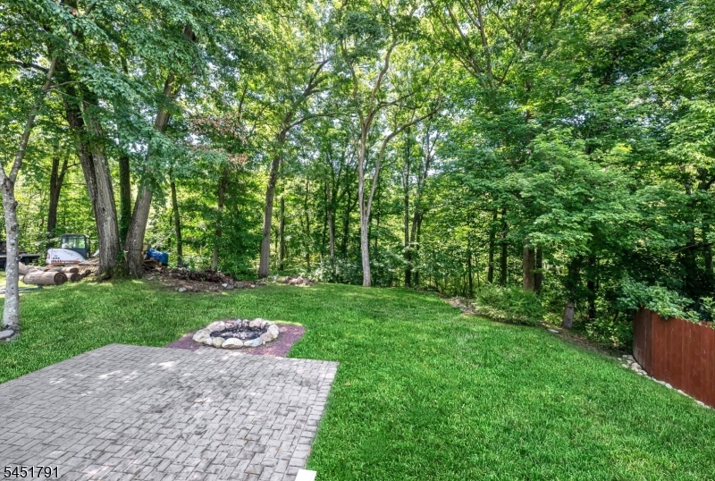 19 Edgewood Rd Property Photo 31