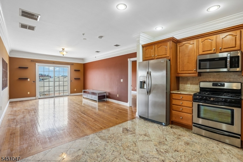 411 Chestnut St 3b Property Photo 1