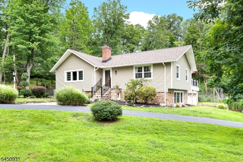 248 Johnston Dr Property Photo 1