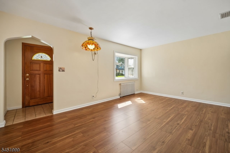 9 6th St Property Photo 3