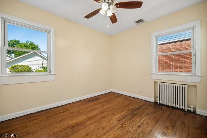 9 6th St Property Photo 11