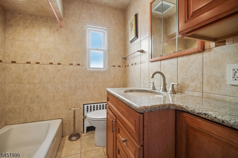 9 6th St Property Photo 13