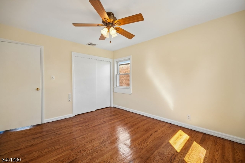 9 6th St Property Photo 15