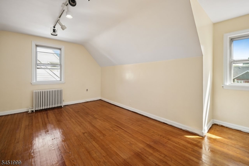 9 6th St Property Photo 18
