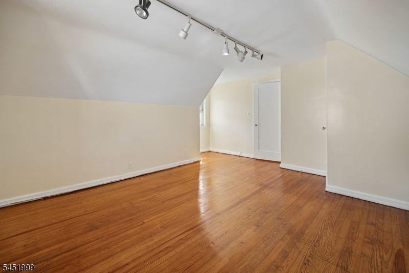 9 6th St Property Photo 19