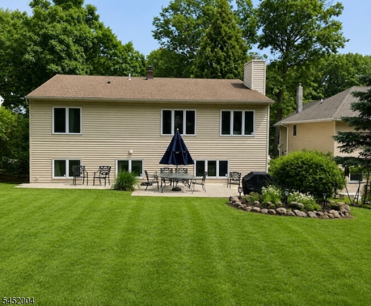 72 W Lake Shore Dr Property Photo 34