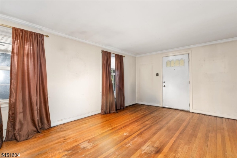 1014 Raritan Rd Property Photo 4