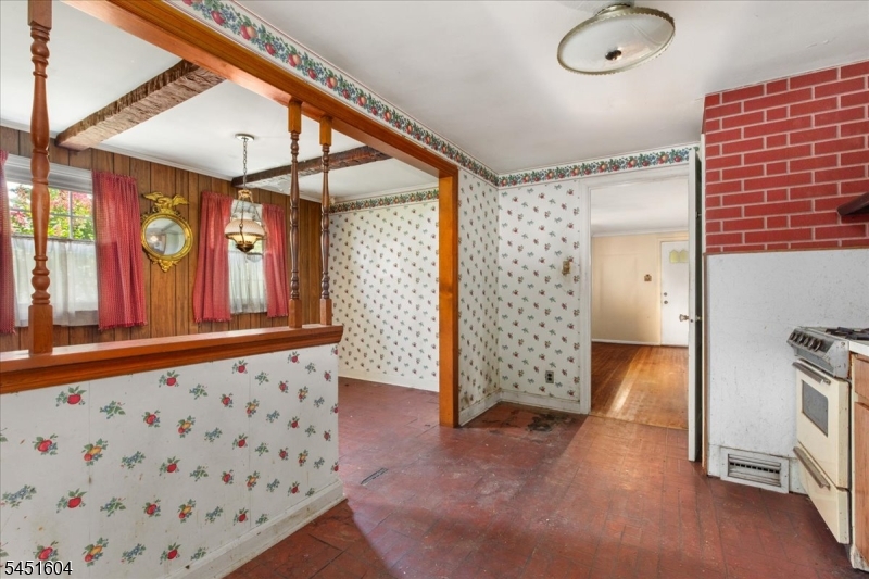 1014 Raritan Rd Property Photo 6