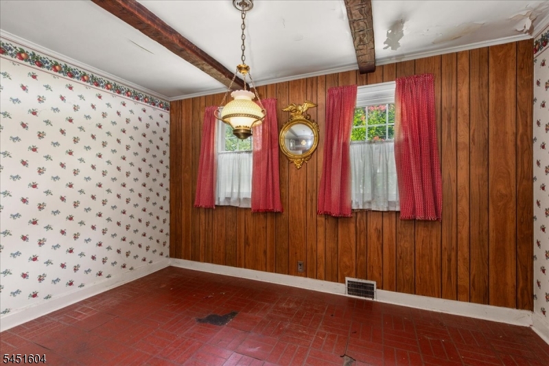 1014 Raritan Rd Property Photo 7