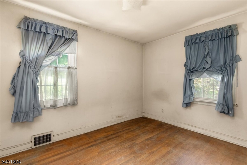 1014 Raritan Rd Property Photo 11