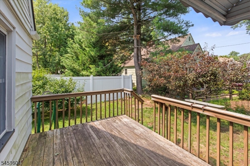1014 Raritan Rd Property Photo 14