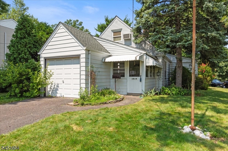 1014 Raritan Rd Property Photo 23