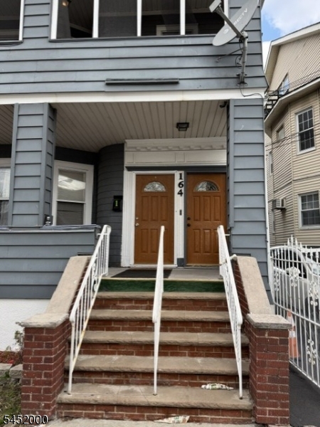 164 Autumn St Property Photo 1