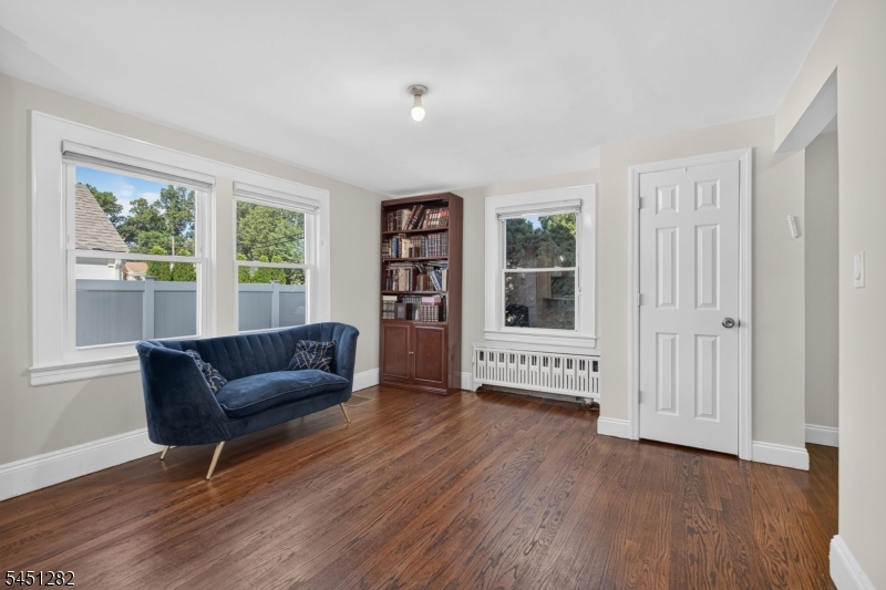 112 Rosewood Ter Property Photo 5