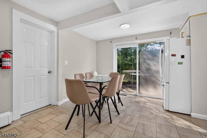 112 Rosewood Ter Property Photo 10