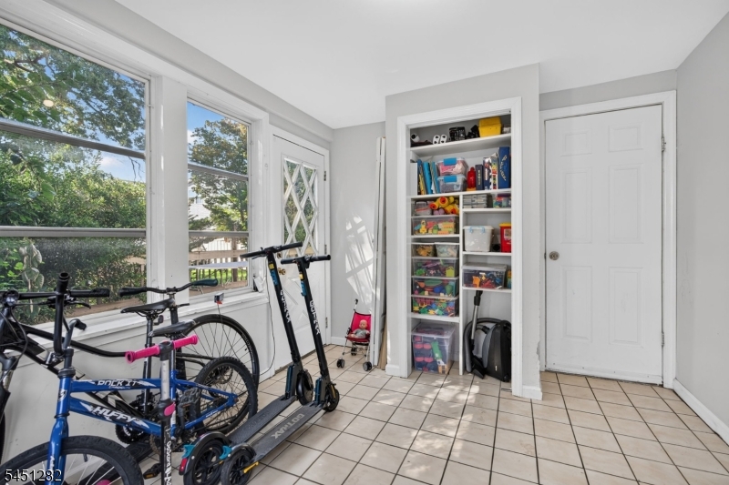 112 Rosewood Ter Property Photo 16