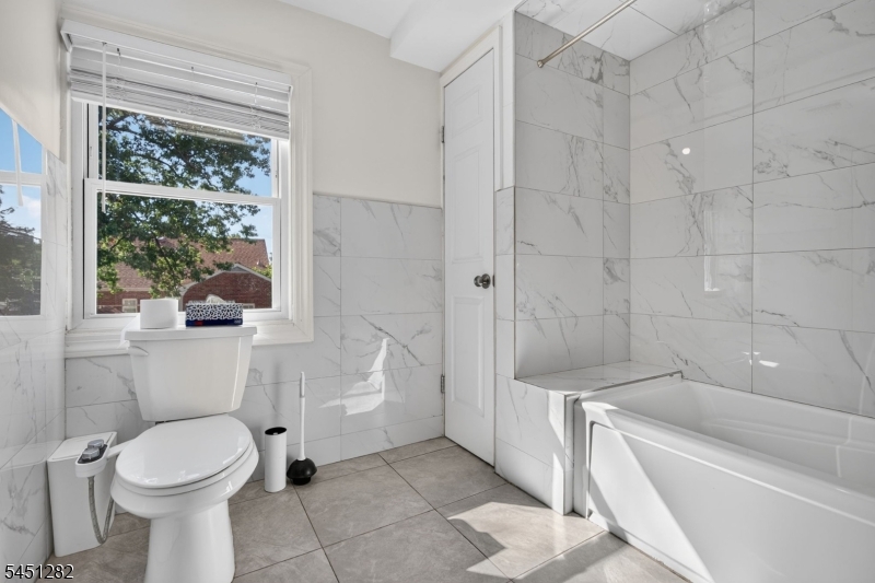 112 Rosewood Ter Property Photo 18