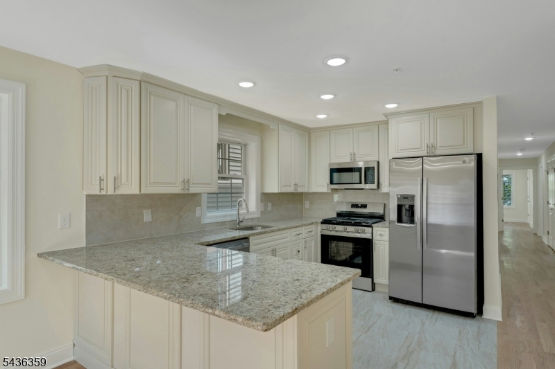 58 Vermont Ave Property Photo 3