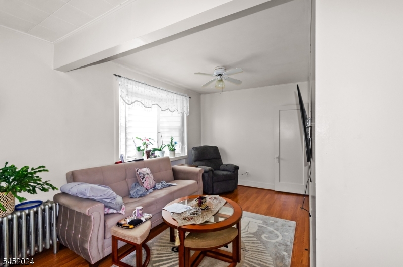48 Cedarhurst Ave Property Photo 8