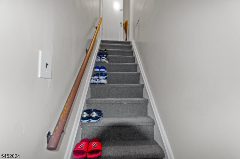 48 Cedarhurst Ave Property Photo 13