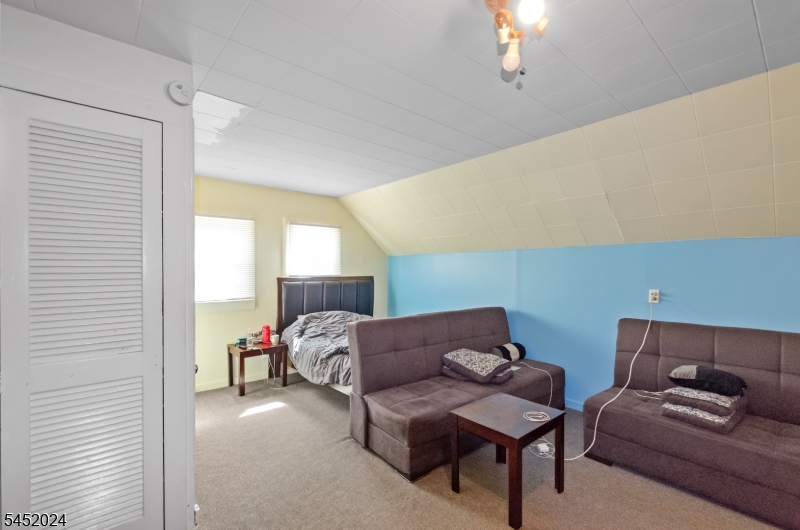 48 Cedarhurst Ave Property Photo 14