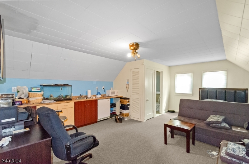 48 Cedarhurst Ave Property Photo 15