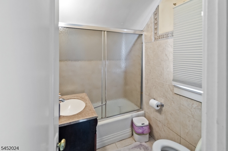 48 Cedarhurst Ave Property Photo 16