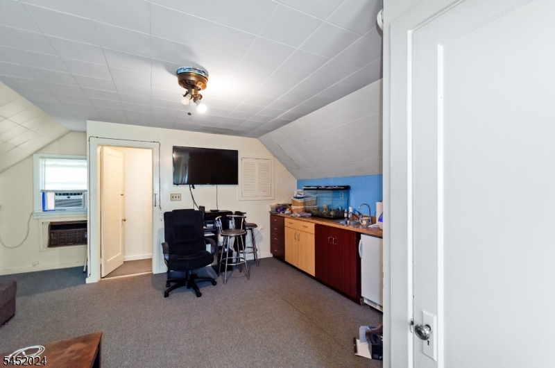 48 Cedarhurst Ave Property Photo 17