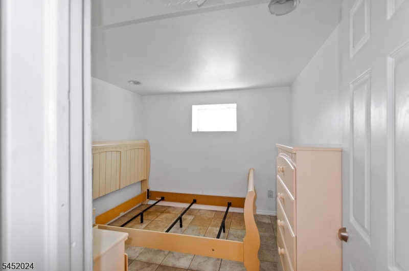 48 Cedarhurst Ave Property Photo 22