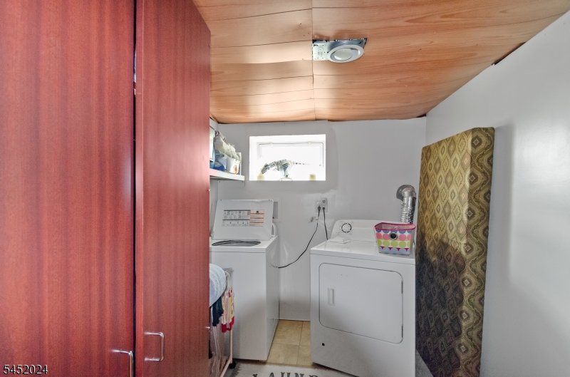 48 Cedarhurst Ave Property Photo 26