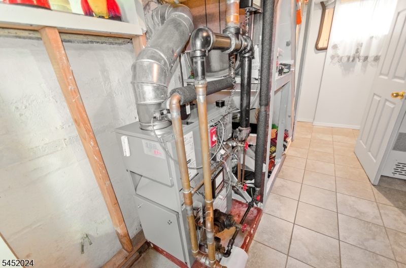 48 Cedarhurst Ave Property Photo 28