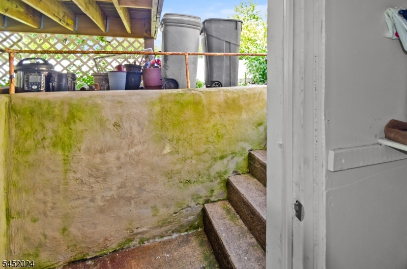 48 Cedarhurst Ave Property Photo 29