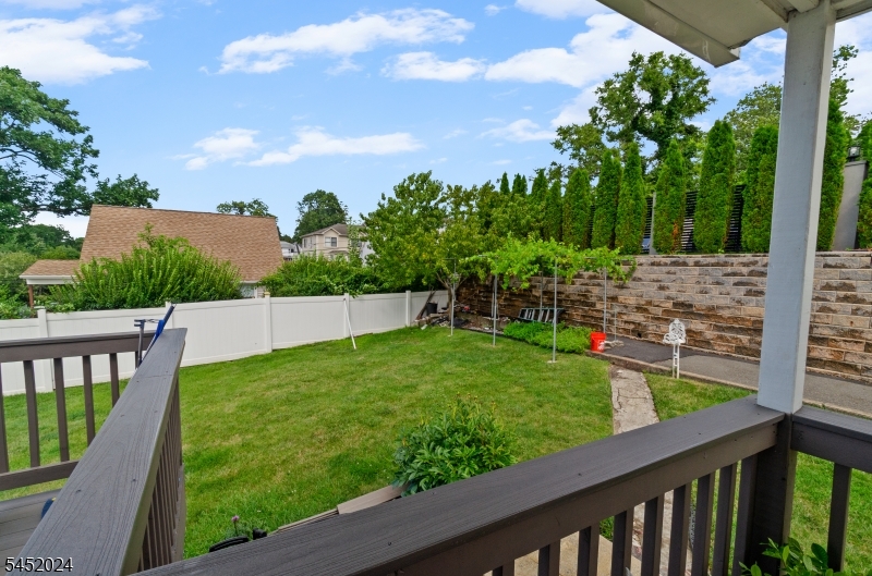 48 Cedarhurst Ave Property Photo 31