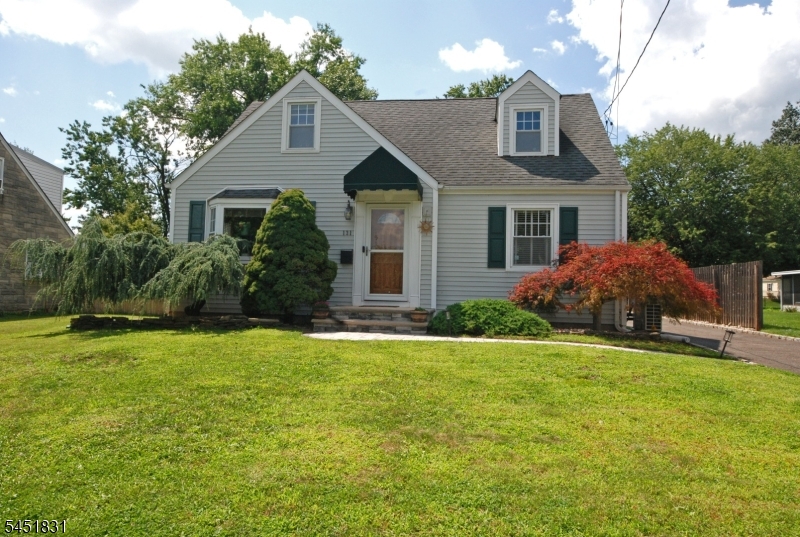 131 Weiss Ter Property Photo 1